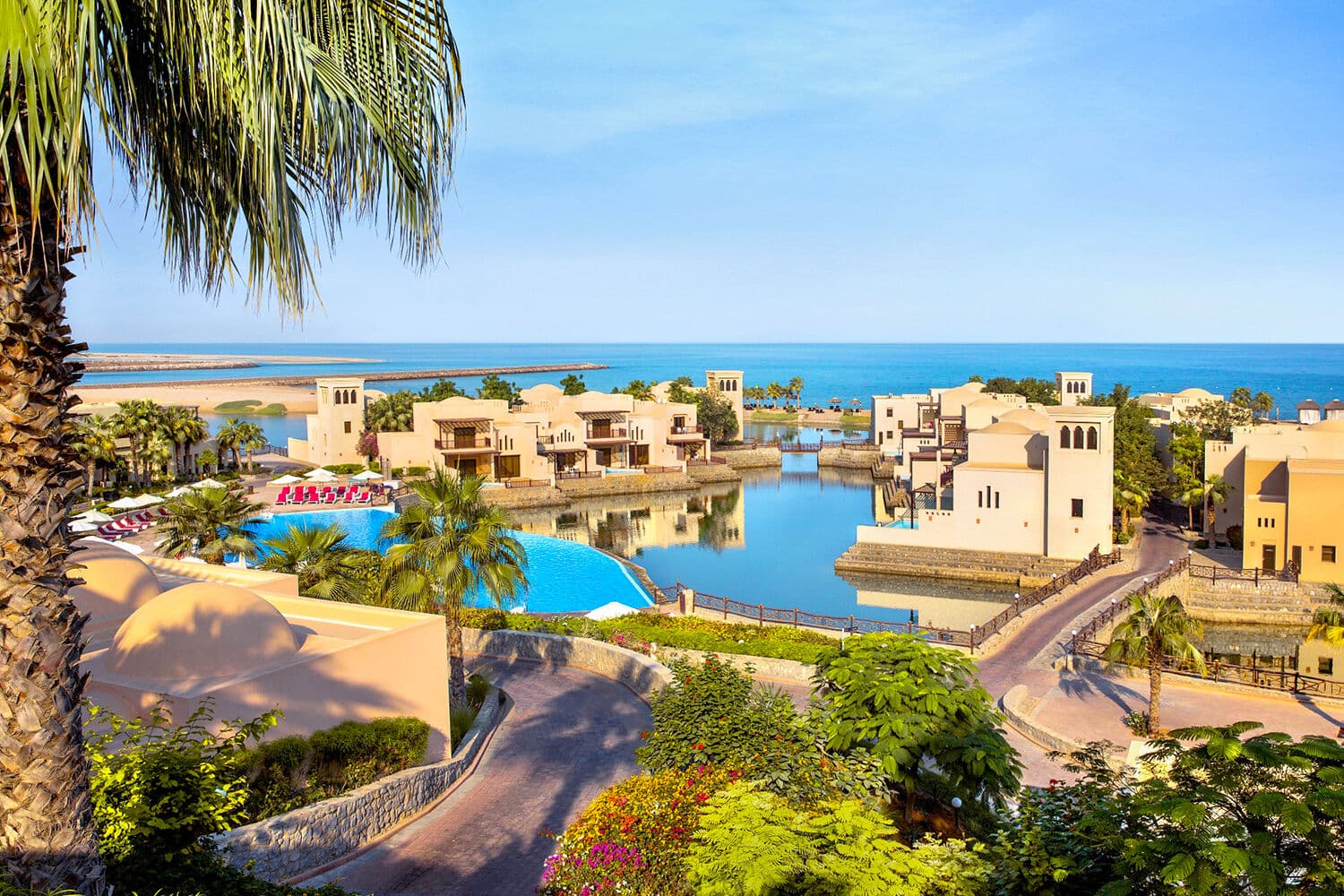 Hotel The Cove Rotana Resort