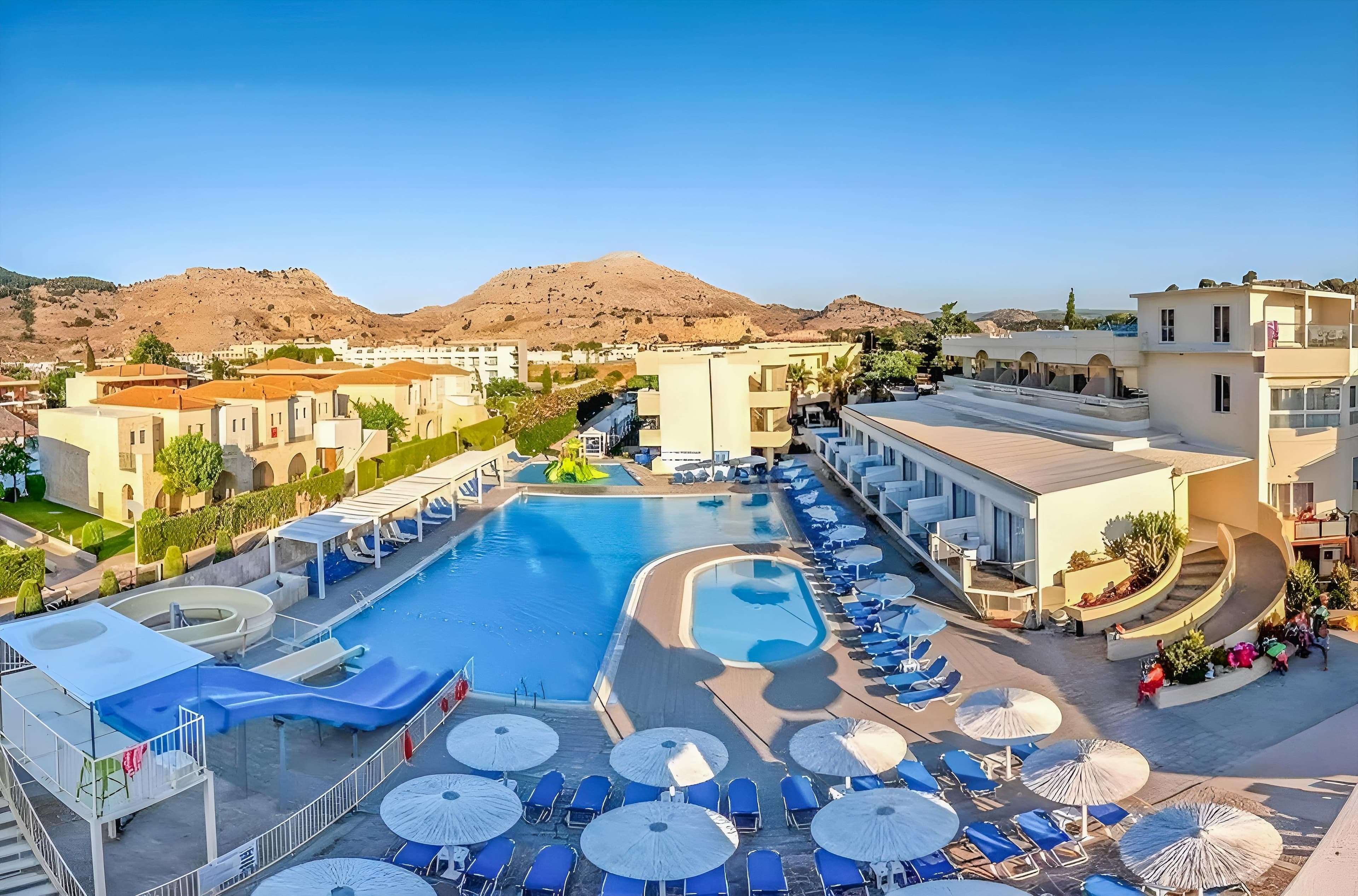 DELFINIA RESORT 4★